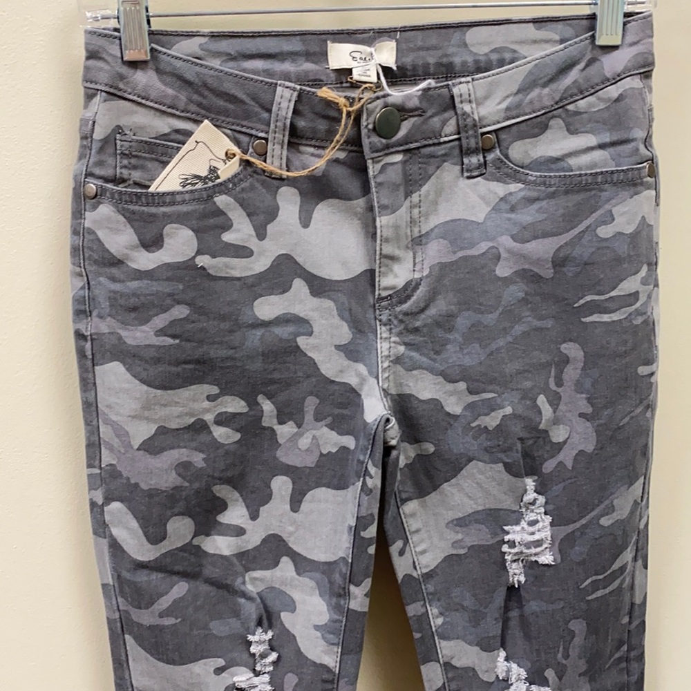 Camo skinny jeans